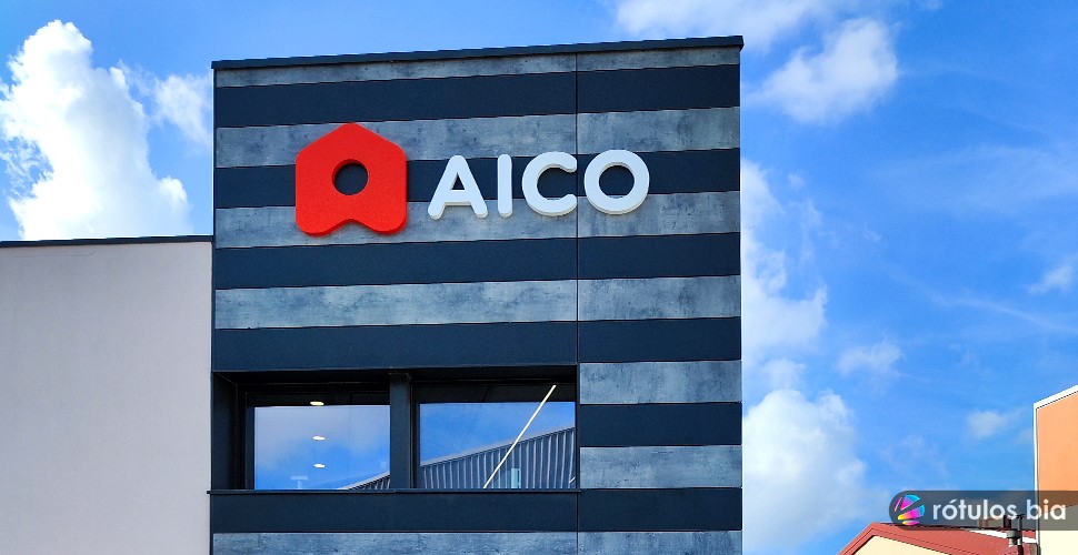 Rótulo corpóreo en fachadas de oficinas AICO