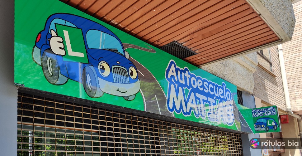Rótulo de Autoescuela Matías para sus nuevas oficinas