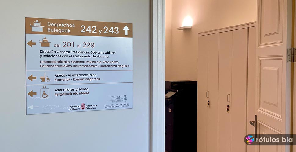 senalizacion-despachos-oficinas-invidentes Señalización direccional