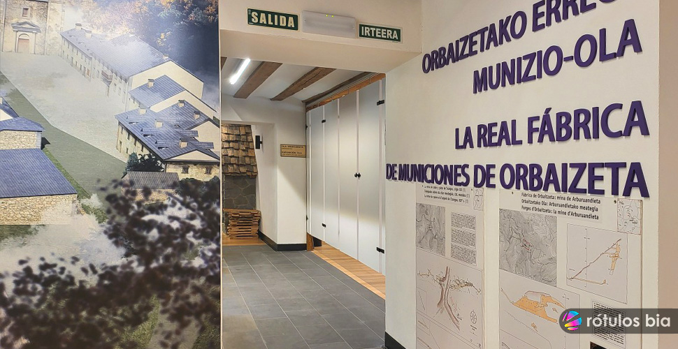 letras-corporeas-pvc-fabrica-armas-orbaizeta.jpg Letras corpóreas en PVC y vinilos explicativos instalados en Orbaizeta