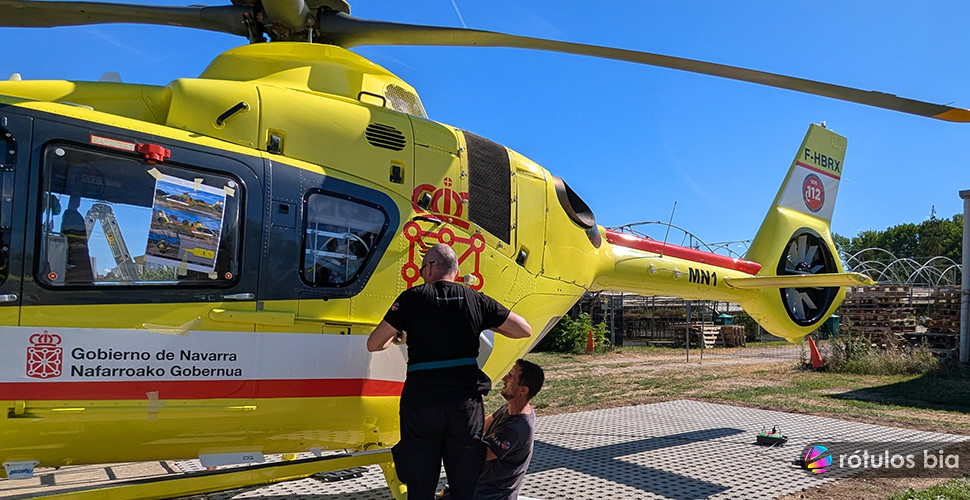 vinilos-vehiculos-sos-navarra Rotulación vinilos en helicópteros